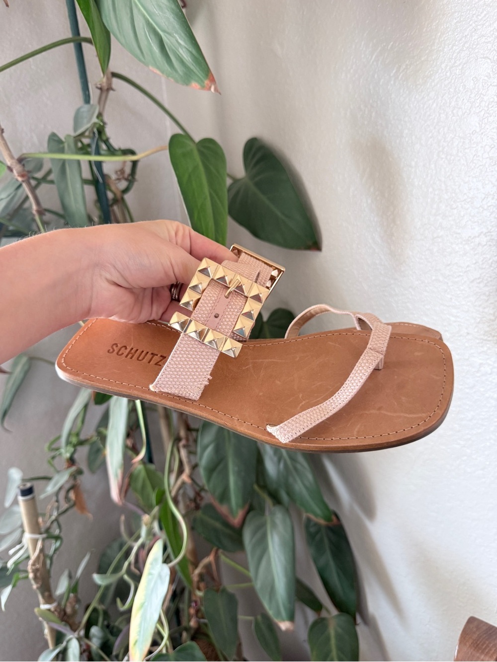 SCHUTZ Blush Pink Studded Buckle‎ Thong Sandal Slip On Leather